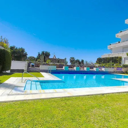 1149 Unique Beachfront Penthouse Center 400m2 Appartement *