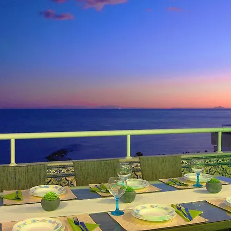 Διαμέρισμα 1149 Unique Beachfront Penthouse Center 400m2 *