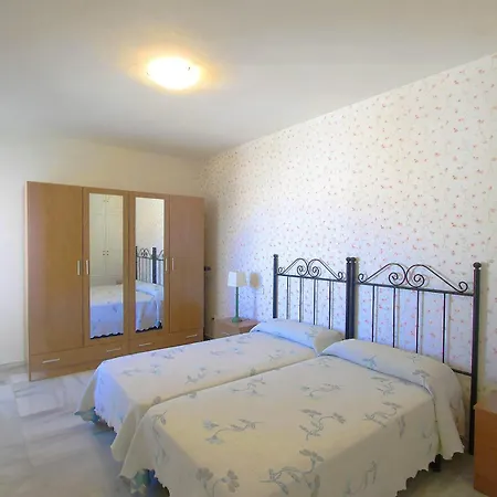 1149 Unique Beachfront Penthouse Center 400m2 Lejlighed