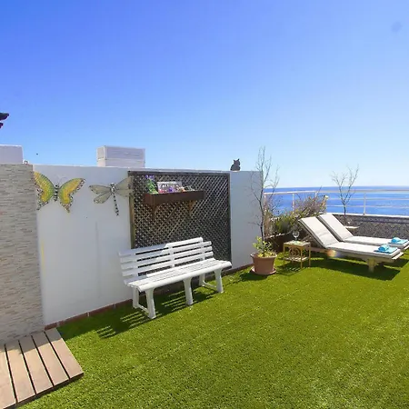 1149 Unique Beachfront Penthouse Center 400m2 *