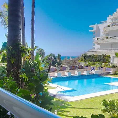 1149 Unique Beachfront Penthouse Center 400m2 Appartement Marbellac