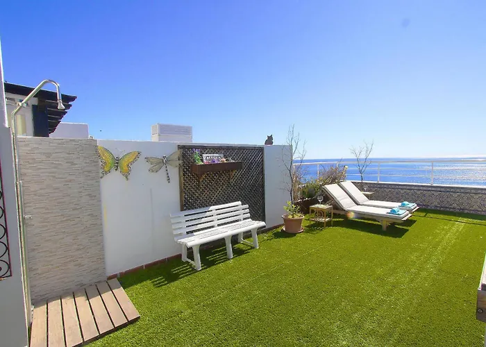 1149 Unique Beachfront Penthouse Center 400m2 *