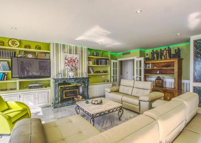 1149 Unique Beachfront Penthouse Center 400m2 Marbella