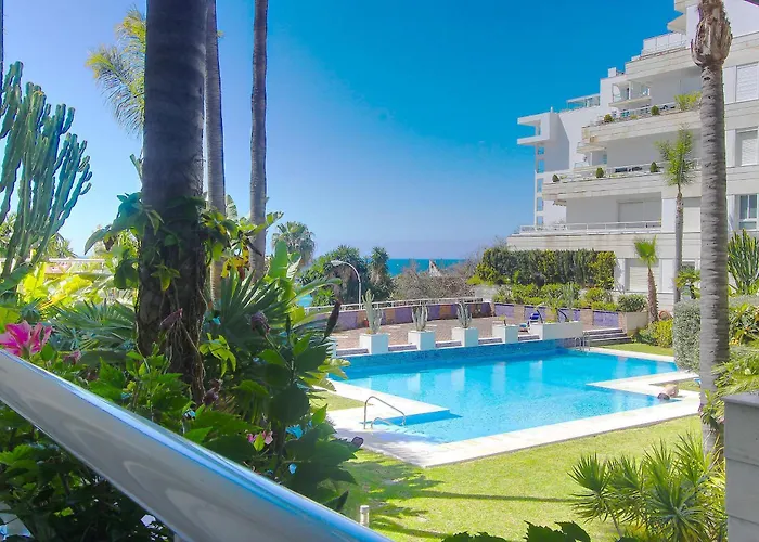 1149 Unique Beachfront Penthouse Center 400m2 Apartament Marbella