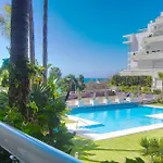 1149 Unique Beachfront Penthouse Center 400m2 Daire Marbella