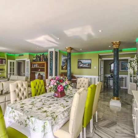 1149 Unique Beachfront Penthouse Center 400m2