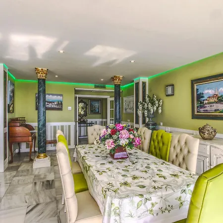 아파트 1149 Unique Beachfront Penthouse Center 400m2